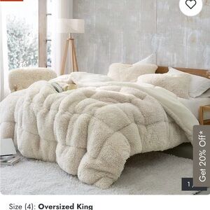 Bed Bath & Beyond Plush Cream Comforter